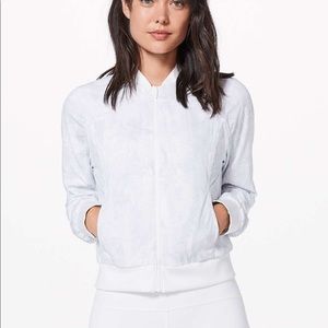 Lululemon Bomb Around Jacket *Reversible White